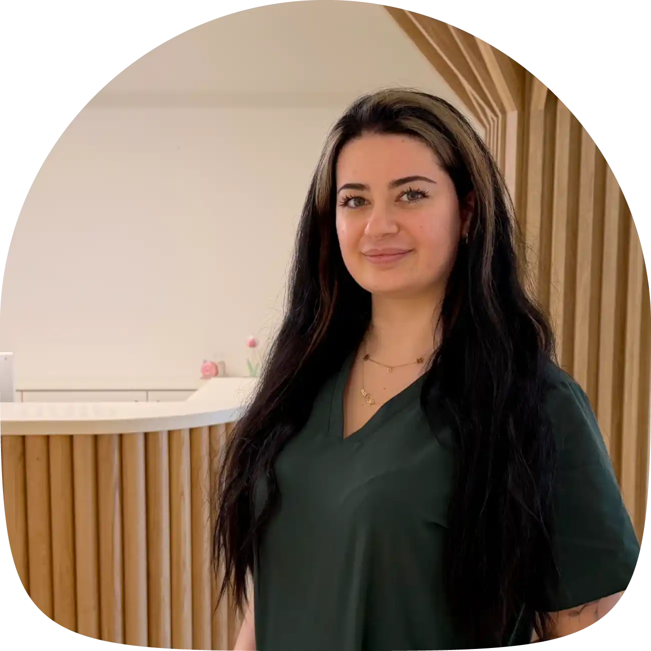 Defne Caglar, Assistentin